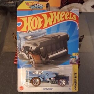 HOT WHEELS HOTWEILER